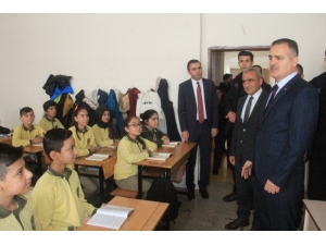 Hakkari’de 70 Bin 674 Öğrenci Ders Başı Yaptı