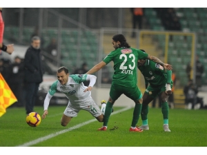 Spor Toto Süper Lig: Bursaspor: 0 - Atiker Konyaspor: 0 (Maç Devam Ediyor)