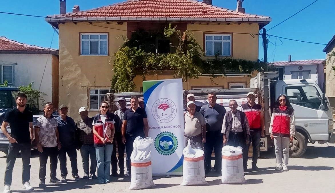 hisarcik-karbasan-koyunde-organik-adacayi-ureticilerine-gubre-destegi
