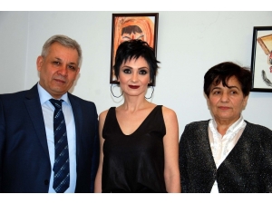 Şengül Aksoy İlk Kişisel Sergisini Açtı