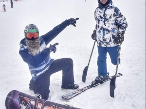 Tek Bacağı İle Kayak Yapan Genç, Azmiyle Engellilere Örnek Oluyor