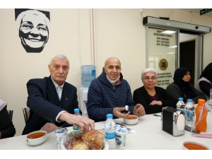 Yaşar, Kanser Günü Dolayısıyla Konukevi Sakinlerini Ziyaret Etti