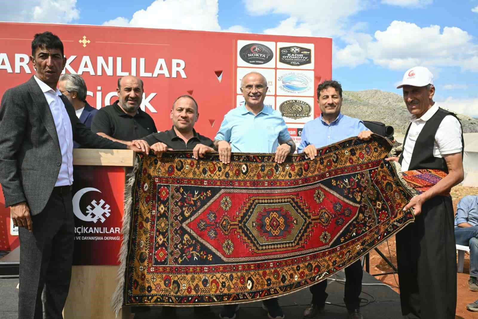 parcikanlilar-saricicek-te-drejanlilar-yamadagi-nda-bulustu