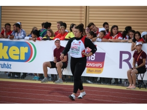 Özlem Becerek, Disk Atmadaki 26 Yıllık Rekoru Aştı