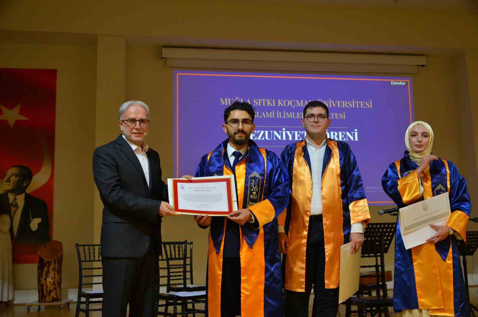 msku-islami-ilimler-fakultesi-mezunlarini-verdi