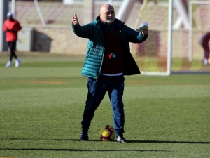 Hikmet Karaman, Futbolculara Fenerbahçe’yi Ezberletiyor