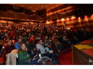 Tiyatro İçin Kısa Bir Mola