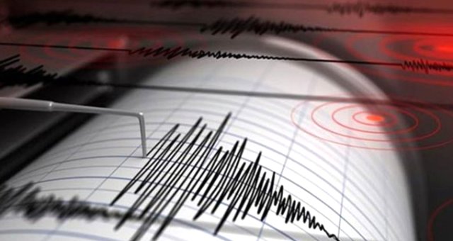 Antalya'da 4,2 Büyüklüğünde Deprem Meydana Geldi, Şehirde Kısa Süreli Panik Yaşandı