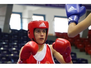 Malatyalı Kadın Boksörler Derece Yaptılar