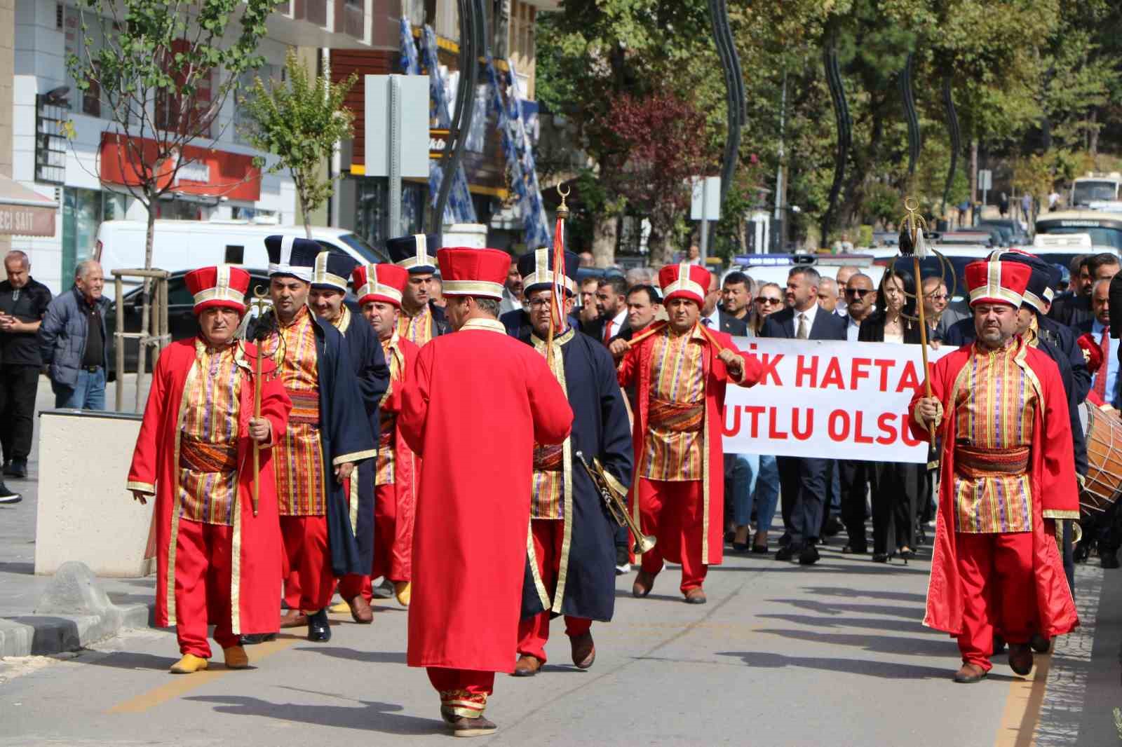 karabuk-te-ahilik-haftasi-mehter-takimiyla-kutlandi