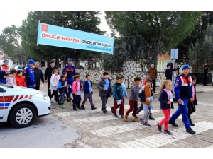 Muğla Jandarmasından ‘Yayaya Öncelikli’ Trafik Uygulaması