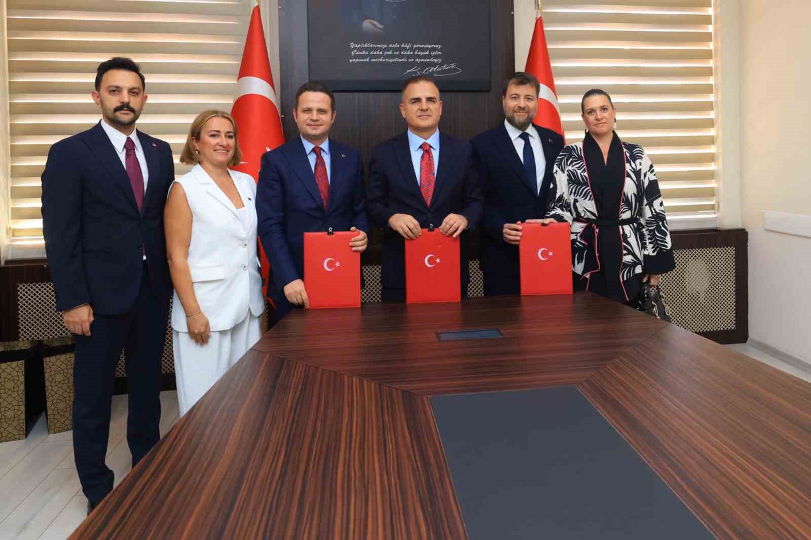 hayirsever-destegiyle-fethiye-ye-yeni-anadolu-lisesi