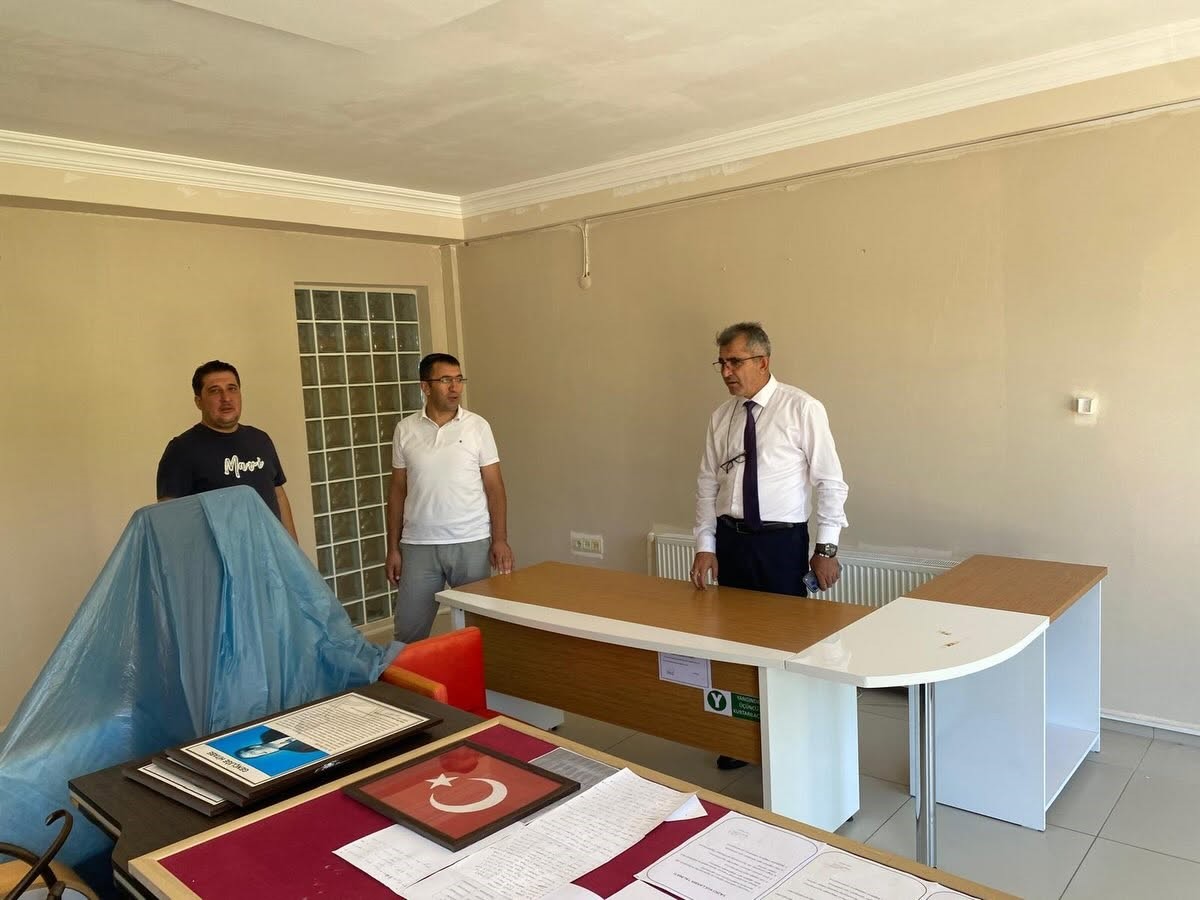 ilce-milli-egitim-muduru-ugurlu-soke-fen-lisesi-nde-incelemelerde-bulundu-fotografli