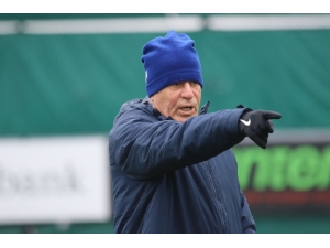 Mustafa Denizli: “ İkinci Maç İçin Avantaj Elde Etmek İstiyoruz”