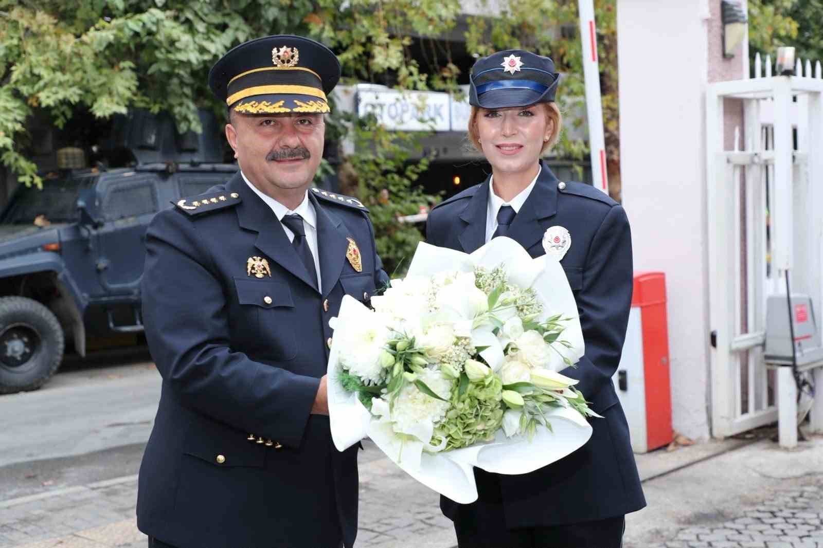 izmir-emniyetinde-devir-teslim-aribas-gorevine-basladi