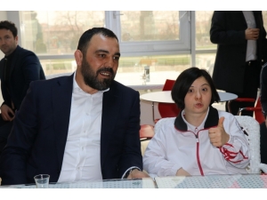 Bakan Yardımcısı Yerlikaya, Çağla İle Görüşmek İçin Sakarya’ya Geldi