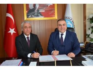 Görele Belediyesi İle Kültür Turizm İl Müdürlüğü İş Birliğinde Kütüphane Yapılıyor