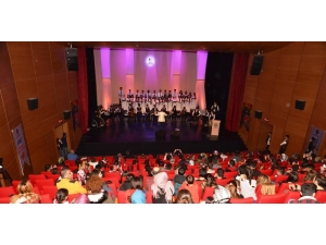 Müzik Günlerinde Gençlerin Performansı Beğeni Topladı