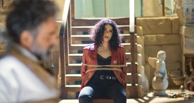 Muhafız Dizisinin Başrol Oyuncu Hazar Ergüçlü Sevgilisi Onur Ünlü'nün İnternet Dizisinde Oynayacak