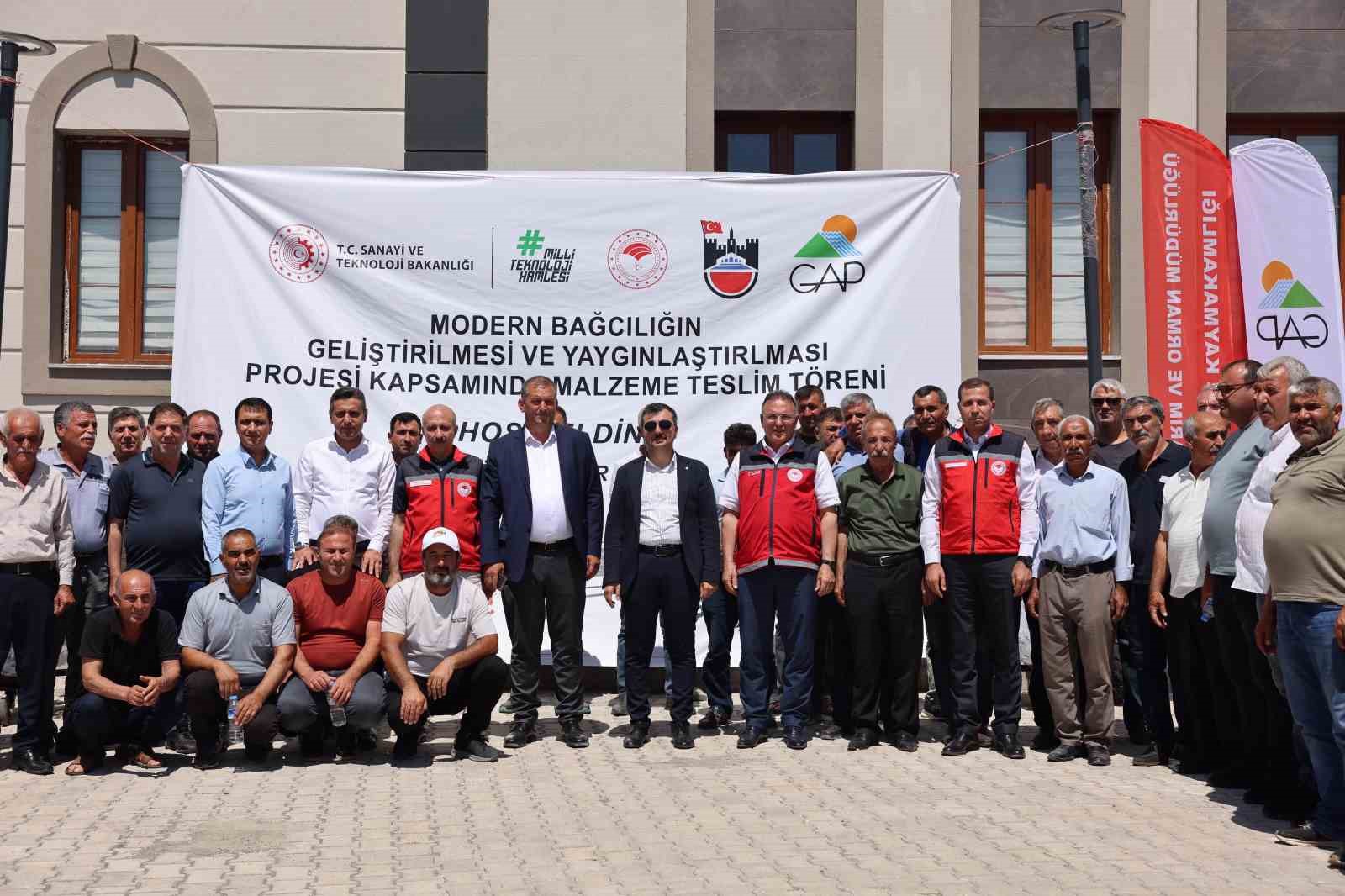 dicle-de-ciftcilere-yuzde-50-hibeli-tarim-aletleri-dagitildi