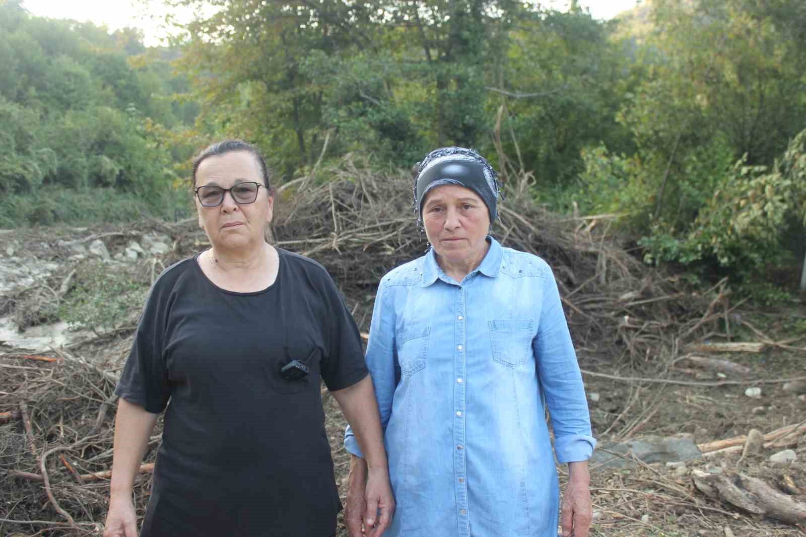 turkeli-deki-dere-taskininda-iki-kisi-olumden-dondu-olecegiz-sandik