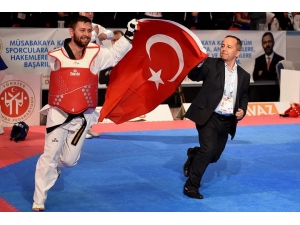 Konya Büyükşehir Belediyesporlu Tekvandocu Dünya Şampiyonu Oldu
