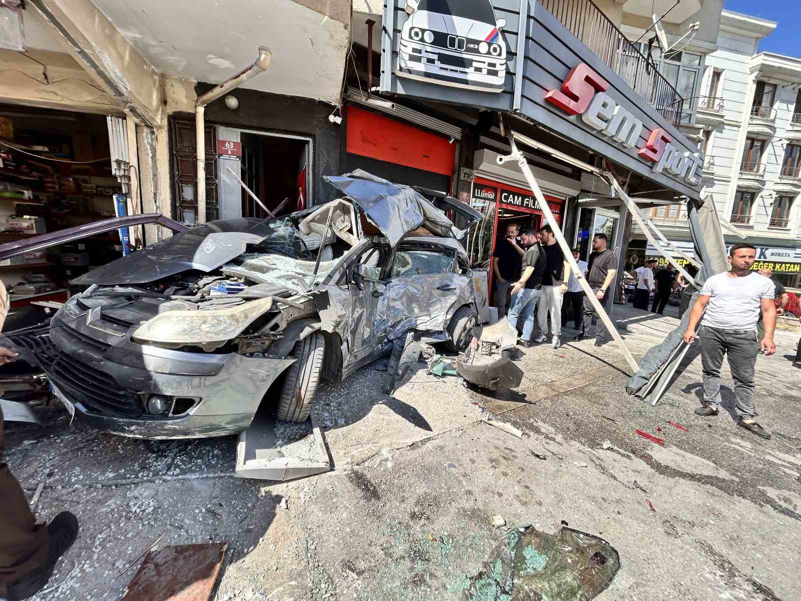 ankara-da-ego-otobusu-is-yerine-girdi-7-yarali