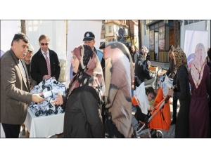 Emet Belediyesi Çanta Dağıttı