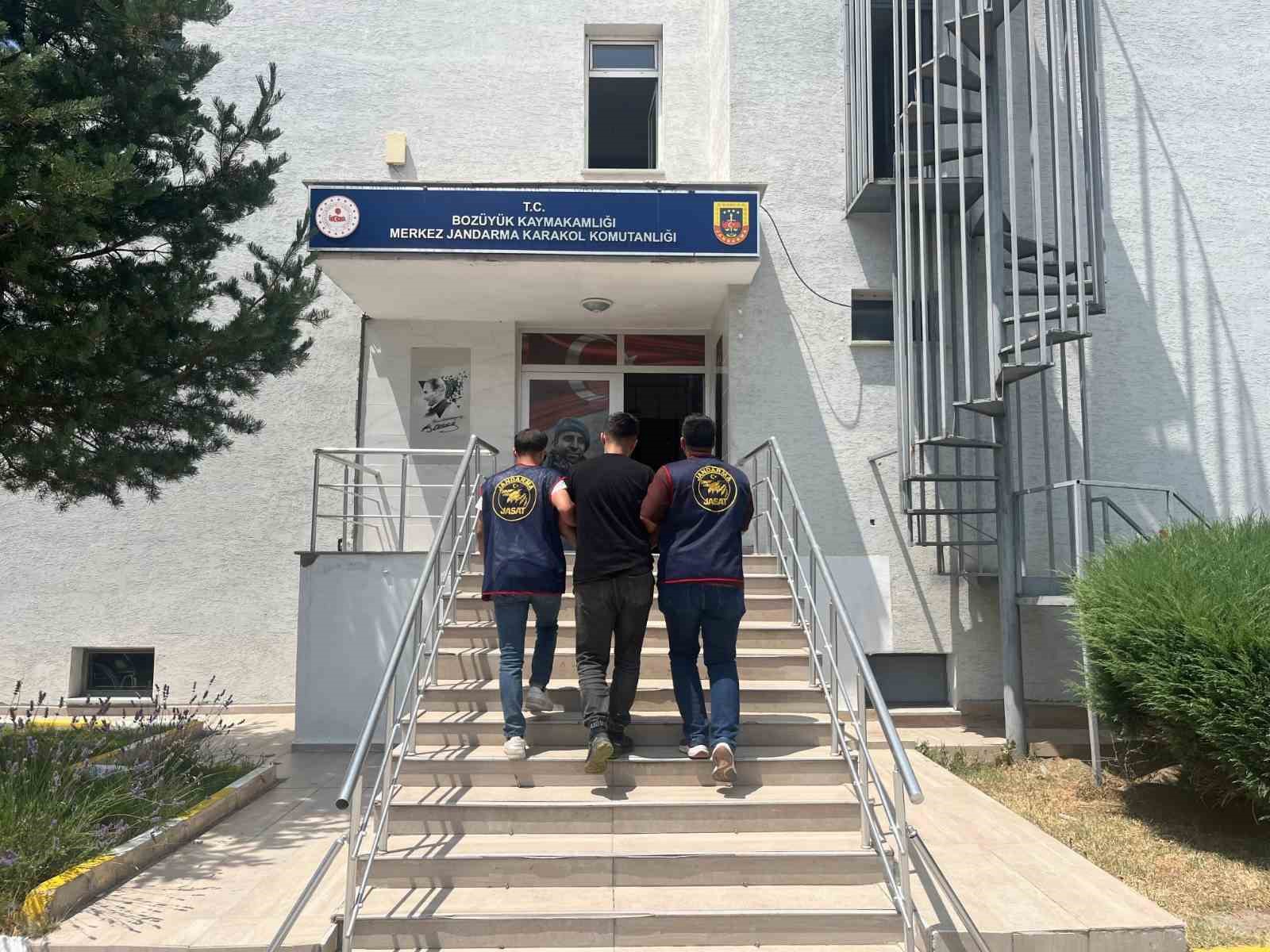 1-yil-1-ay-hapis-cezasi-bulunan-sahis-yakalandi