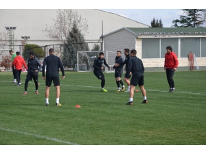 Denizlisporlu Oyuncular Altınordu Maçına Galibiyet Parolası İle Çıkacak