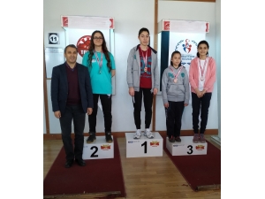 Dart Şampiyonasında İkinci Oldu