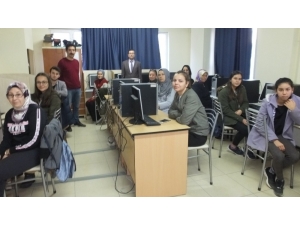 Burhaniye’de Bilgisayar Kursu İlgi Gördü