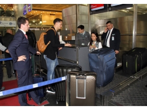 Al-nassr’a Transfer Olan Maicon İstanbul’dan Ayrıldı