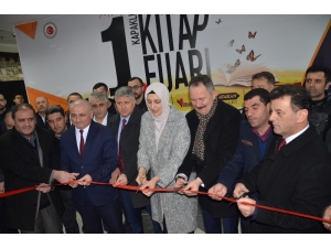 İlk Kez Kitap Fuarı Düzenlendi