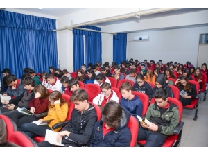 Başkan Özkan Öğrencilerden Kitap Okuma Sözü Aldı