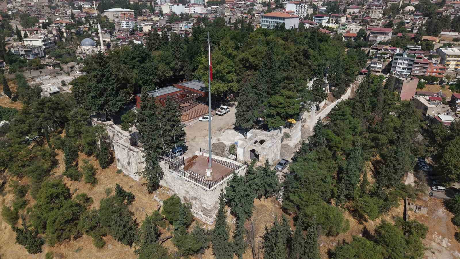 tarihi-kahramanmaras-kalesi-ziyaretcilerini-agirlamak-icin-gun-sayiyor