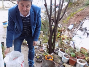 Yaşlı Kadının Sobasını Her Gün Muhtar Yakıyor