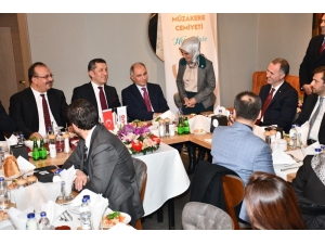 Milli Eğitim Bakanı Ziya Selçuk İnegöl Müzakere Cemiyetiyle Buluştu