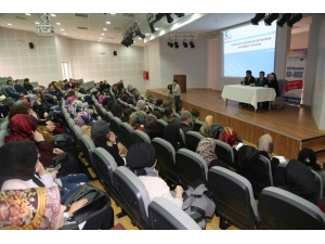 Uygulamalı Girişimcilik Kursları Ko-mek’te