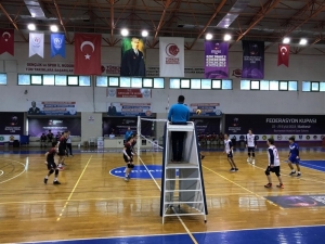 Voleybolda İl Temsilcisi Yine Burhaniye’den