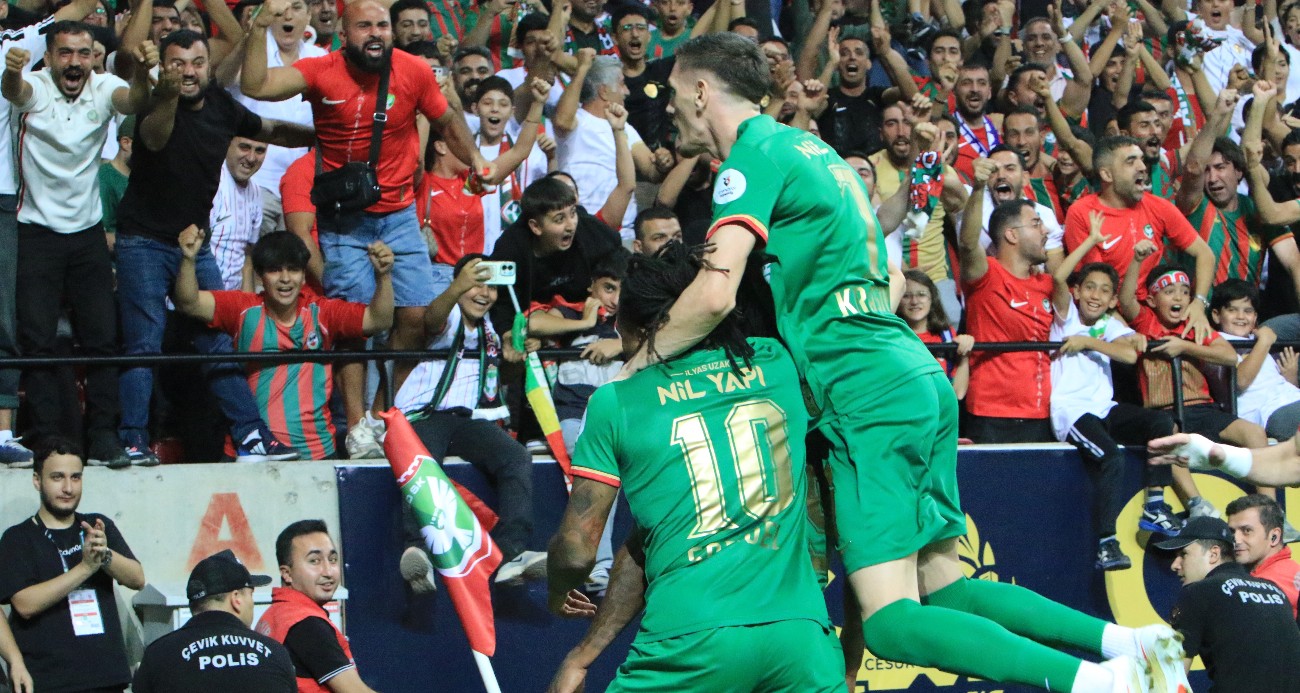 besiktas-a-amed-celmesi-super-lig-in-yeni-lideri-oldular