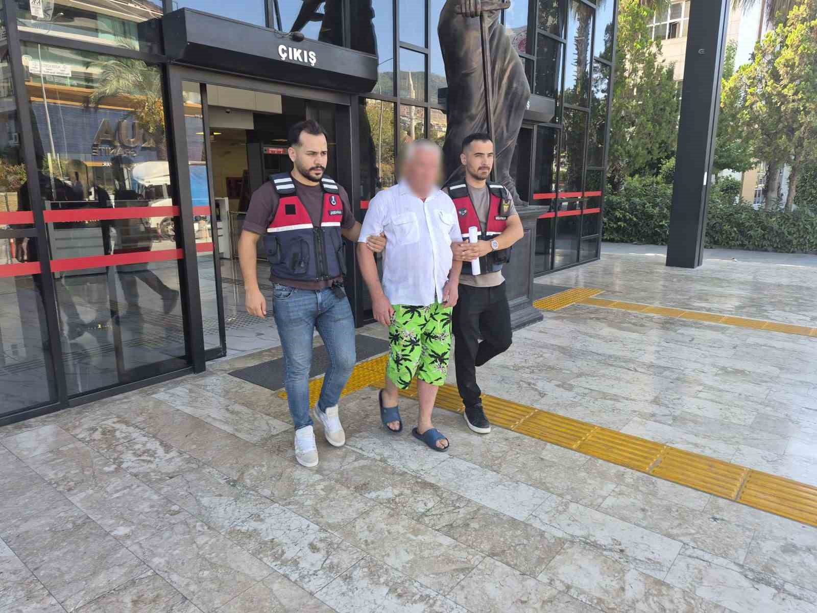 alanya-da-kadin-personele-taciz-iddiasiyla-rus-turist-tutuklandi