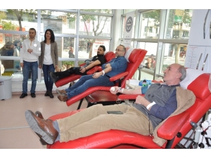 Hayat Veren Eller Kan Bağışında Bulundu