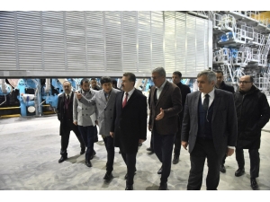 Yılmaz, Kağıt Fabrikasını İnceledi