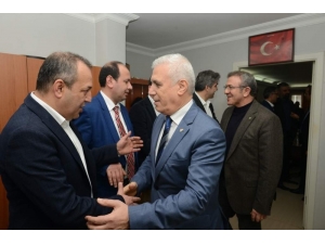 Bozbey: "Belediyeler Hazır İş Gücü Konusunda Sanayiye Destek Olmalı"