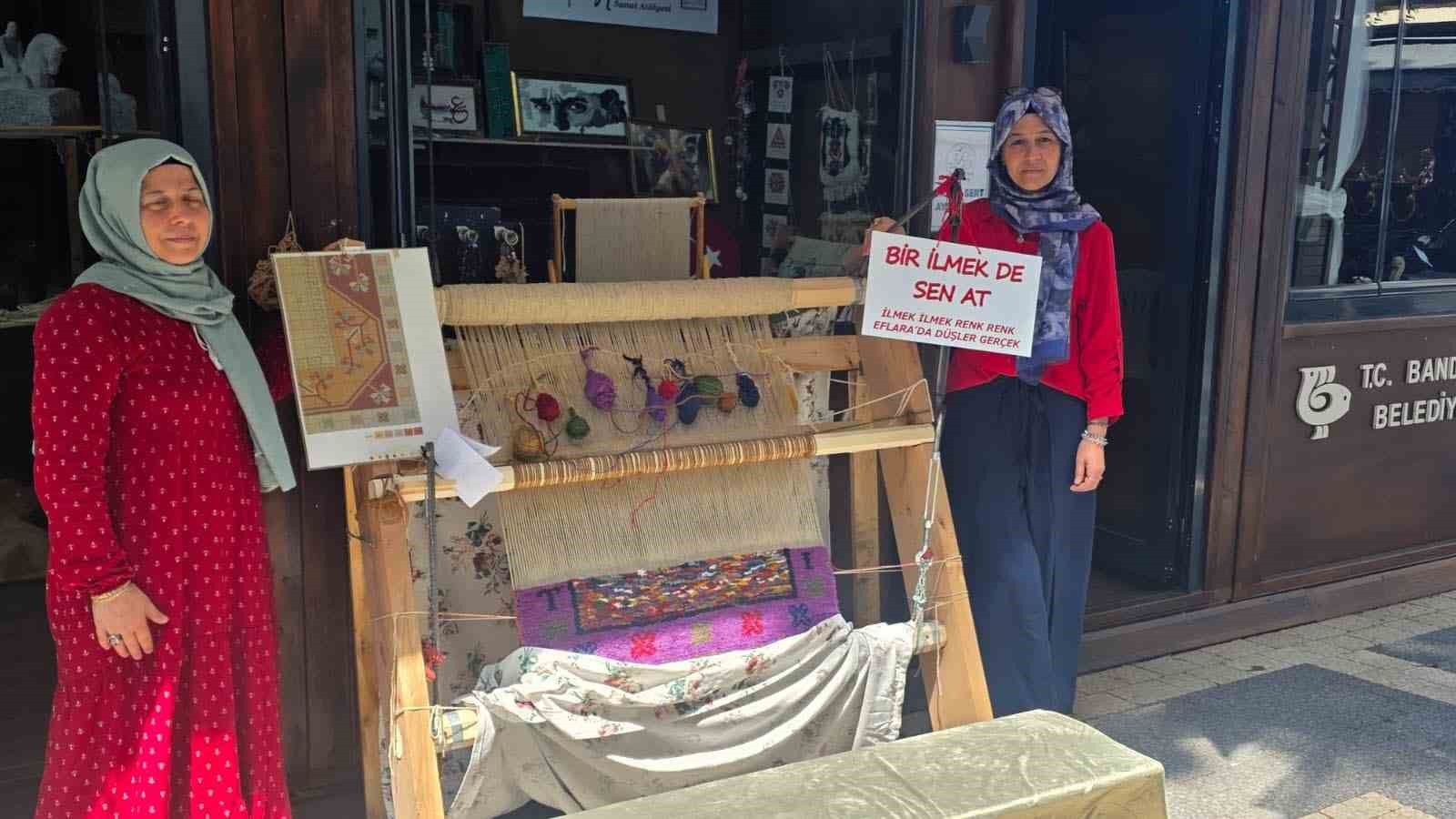 ilmek-ilmek-kultur-mirasi-bandirmali-kadinlar-hali-dokuma-sanatini-yasatiyor