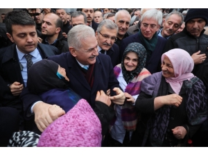 Binali Yıldırım, Cuma Namazını Beykoz’da Kıldı