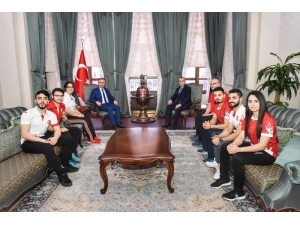 Mille Sporcular Vali Soytürk’ü Ziyaret Etti