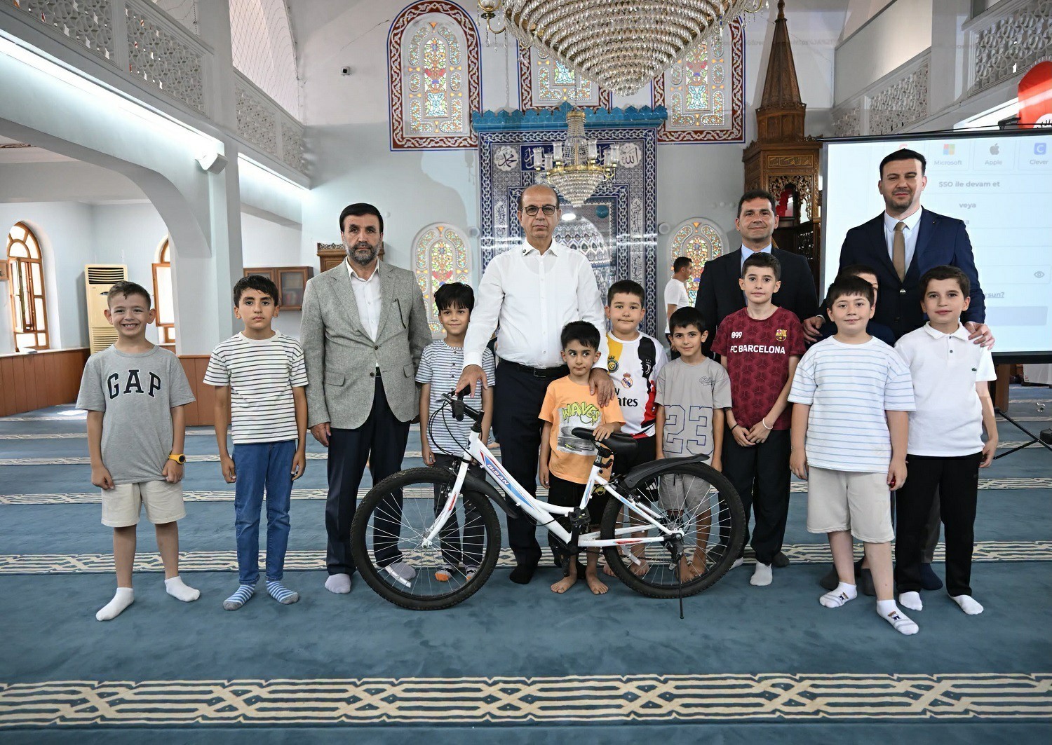 baskan-gecit-rotamiz-cami-nesesi-etkinliginde-cocuklarin-coskusuna-ortak-oldu