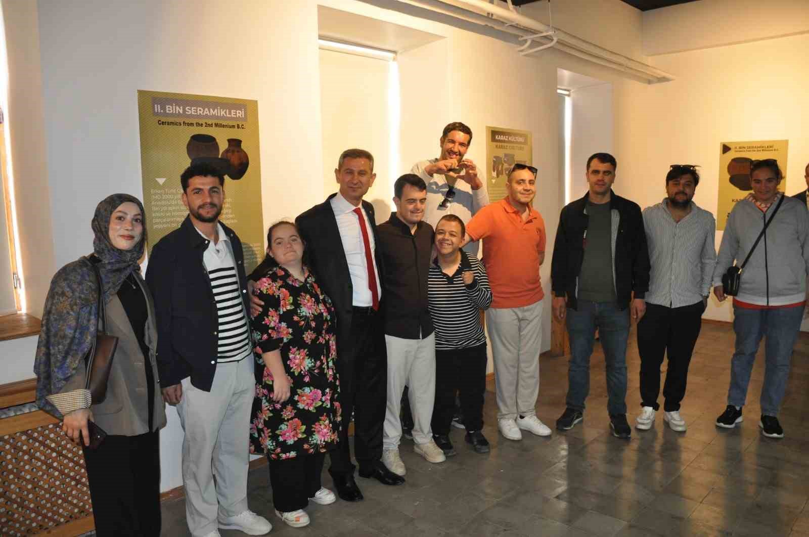 ozel-bireylerden-mus-muzesi-ne-ziyaret